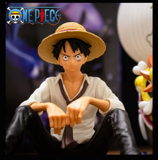 🏴‍☠️ Le roi des pirates débarque avec la figurine Luffy en position assise ! 🏴‍☠️