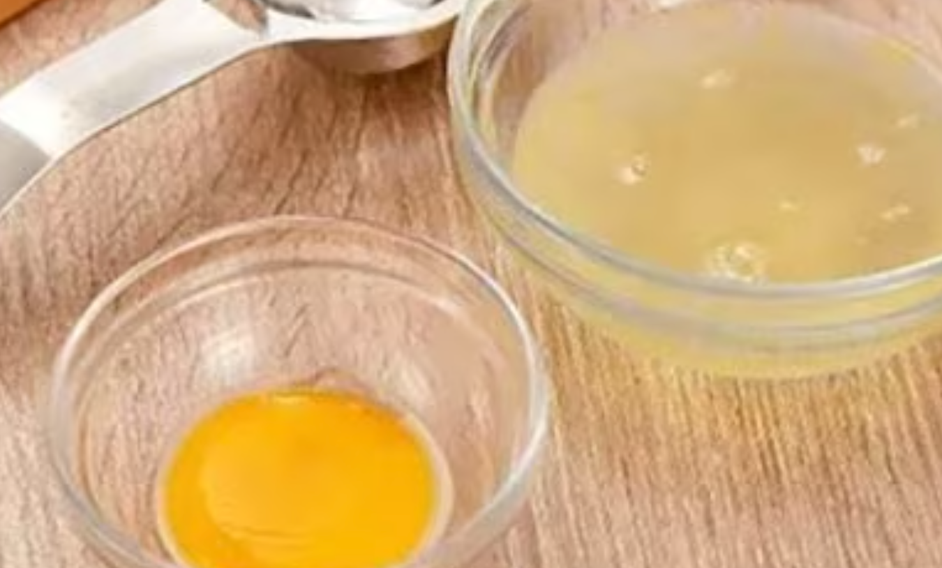 La simplicité est l'un de nos atouts. Notre séparateur d'œufs est intuitif à utiliser, que vous soyez un professionnel ou un novice en cuisine. Il vous suffit de casser un œuf dans l'entonnoir du séparateur, et il fera le reste du travail, laissant les blancs d'un côté et les jaunes de l'autre.