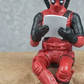 🦸‍♂️ Ajoutez une touche d'humour à votre espace avec la figurine Deadpool ! 🦸‍♂️