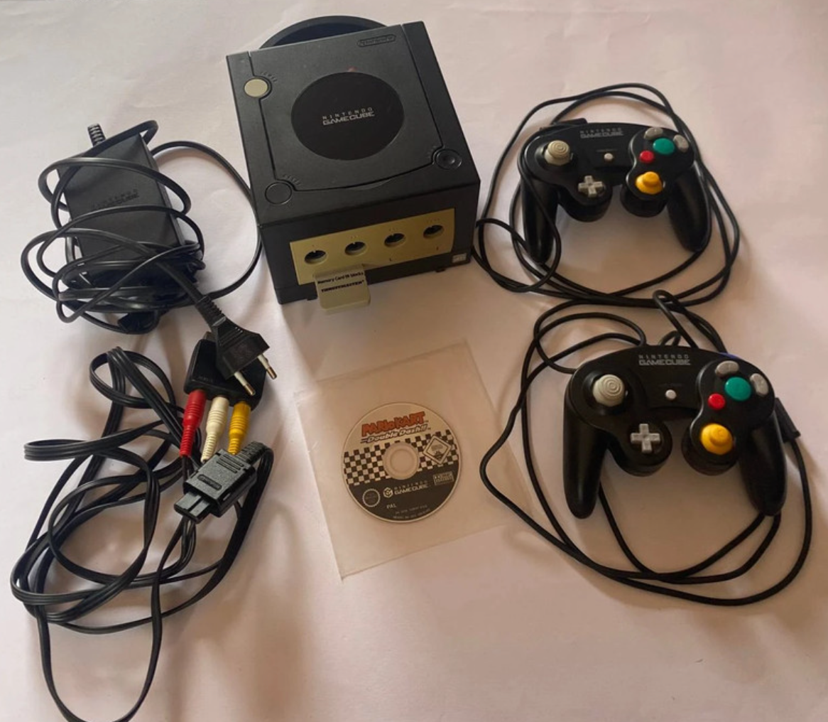 Nintendo GameCube d’occasion – Avec manette et câbles inclus | Testée & garantie