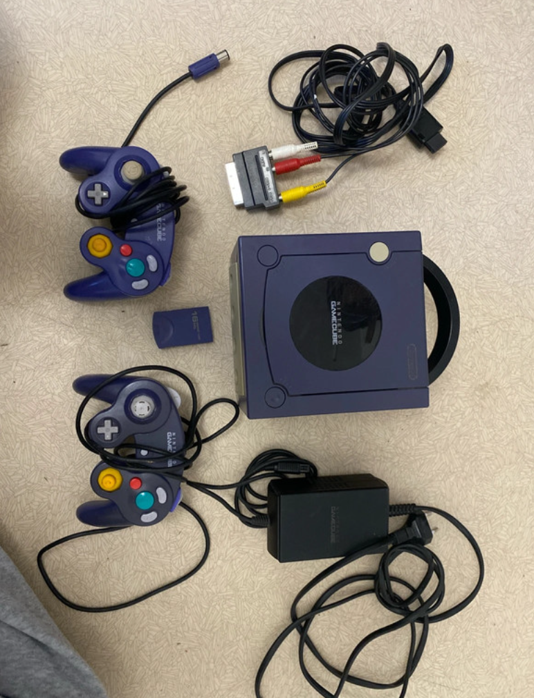 Nintendo GameCube d’occasion – Avec manette et câbles inclus | Testée & garantie