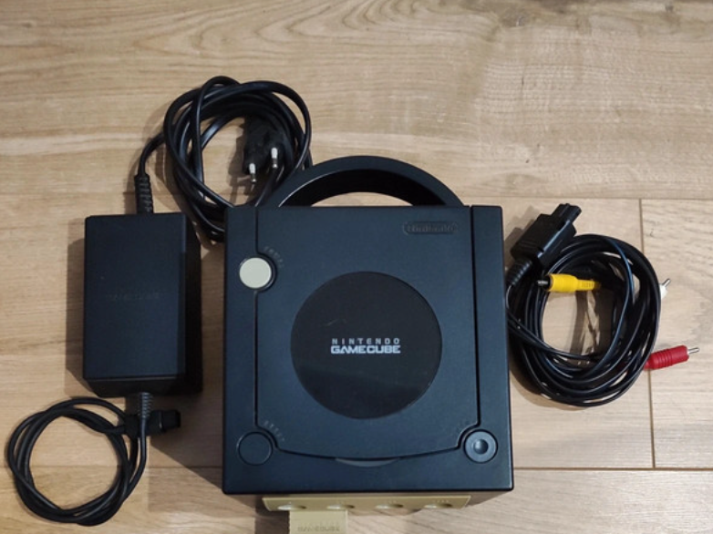 Nintendo GameCube d’occasion – Avec manette et câbles inclus | Testée & garantie