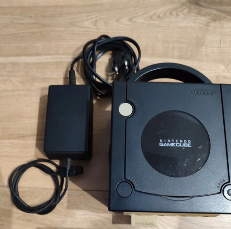Nintendo GameCube d’occasion – Avec manette et câbles inclus | Testée & garantie