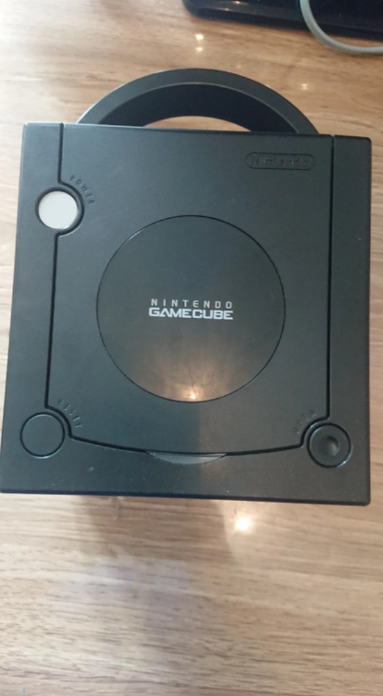 Nintendo GameCube d’occasion – Avec manette et câbles inclus | Testée & garantie