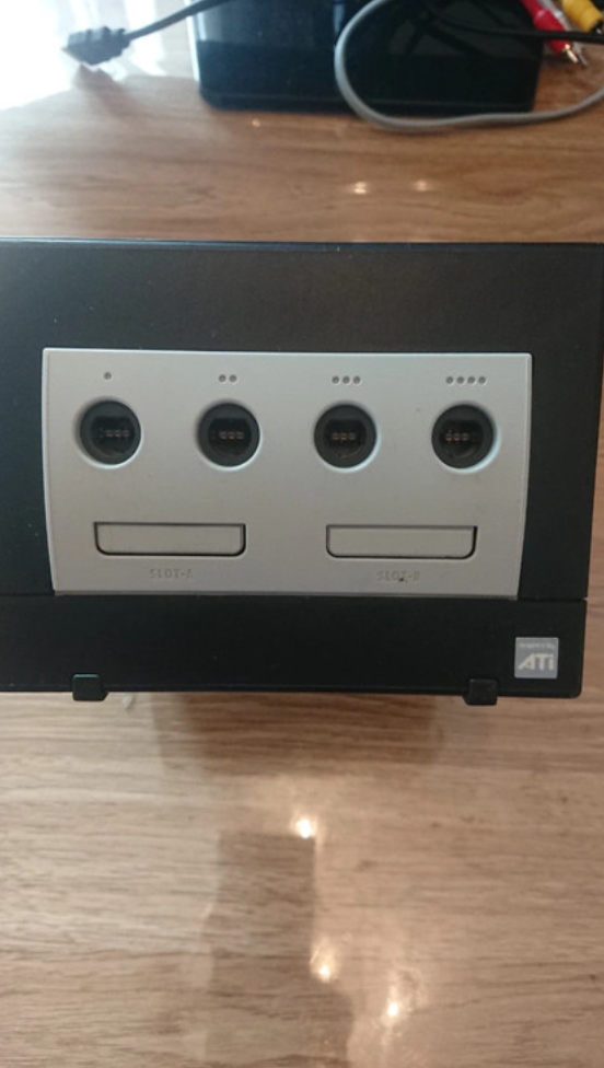 Nintendo GameCube d’occasion – Avec manette et câbles inclus | Testée & garantie