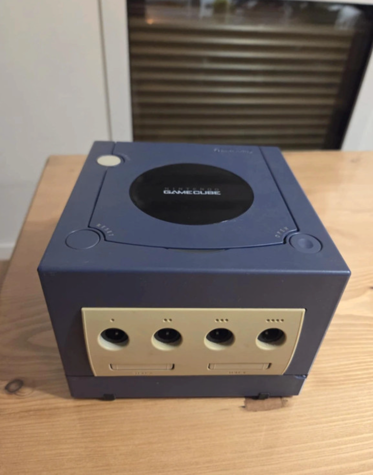 Nintendo GameCube d’occasion – Avec manette et câbles inclus | Testée & garantie
