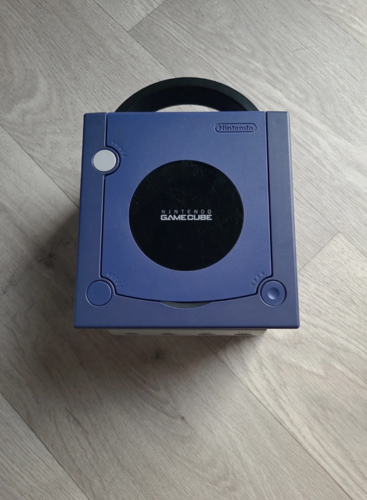Nintendo GameCube d’occasion – Avec manette et câbles inclus | Testée & garantie
