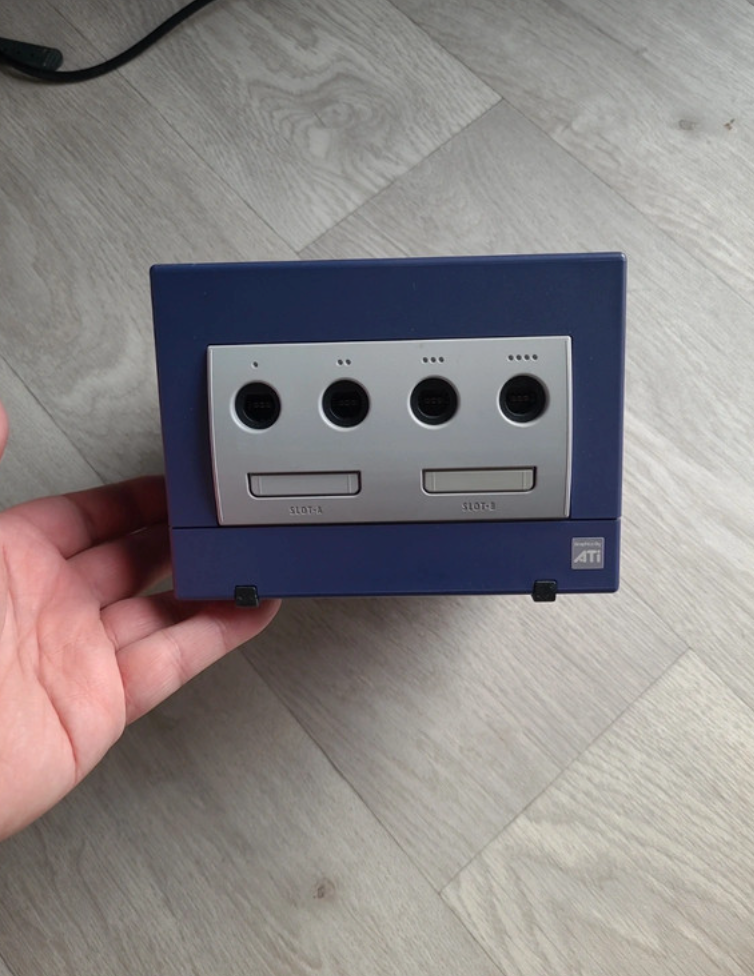 Nintendo GameCube d’occasion – Avec manette et câbles inclus | Testée & garantie