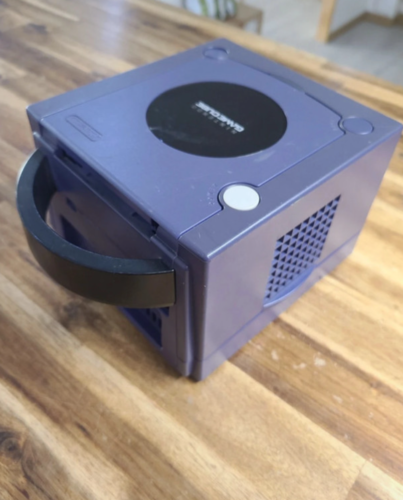 Nintendo GameCube d’occasion – Avec manette et câbles inclus | Testée & garantie