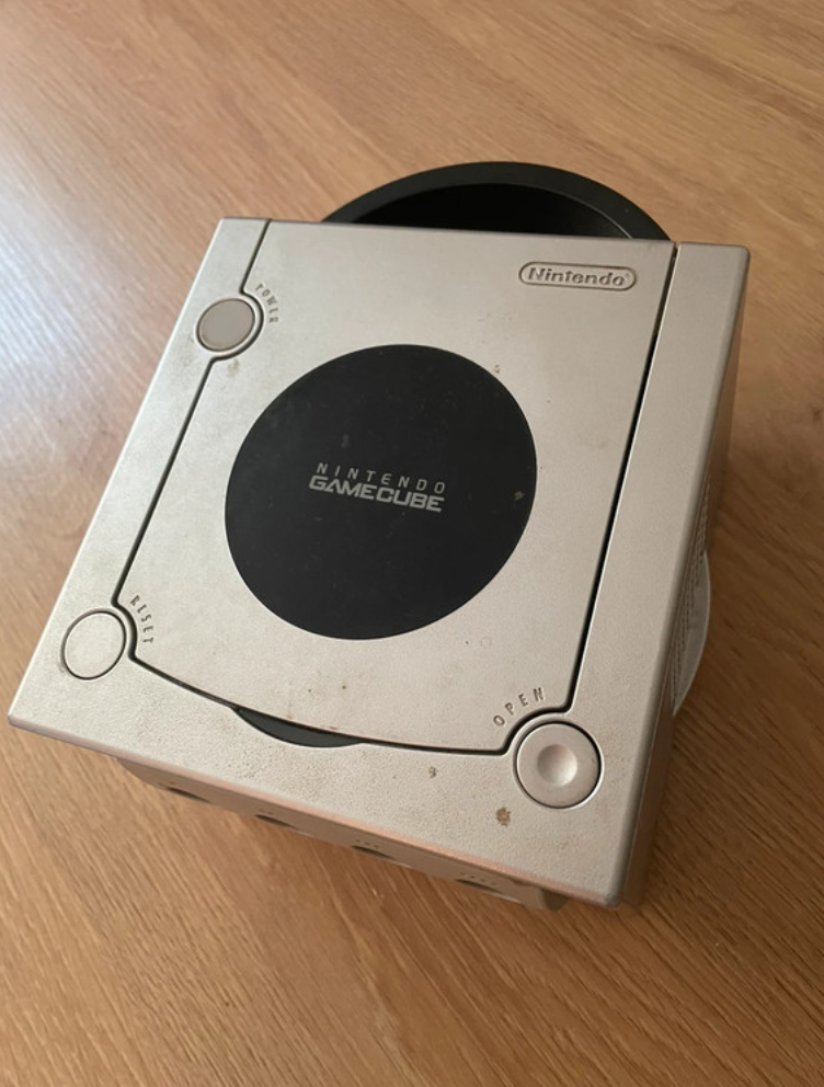 Nintendo GameCube d’occasion – Avec manette et câbles inclus | Testée & garantie