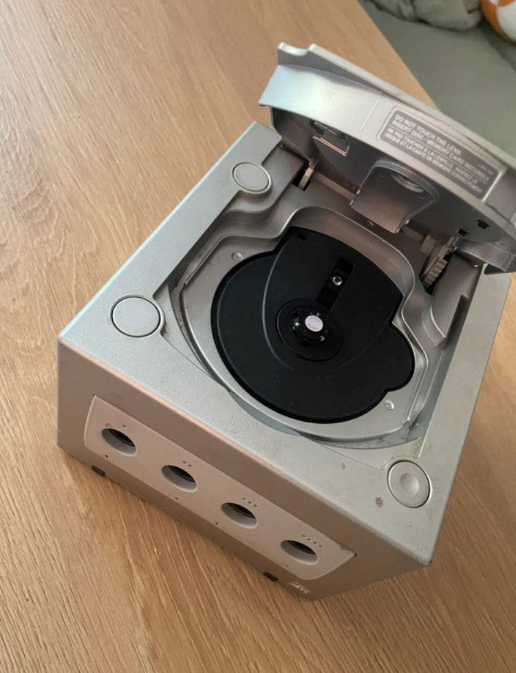 Nintendo GameCube d’occasion – Avec manette et câbles inclus | Testée & garantie