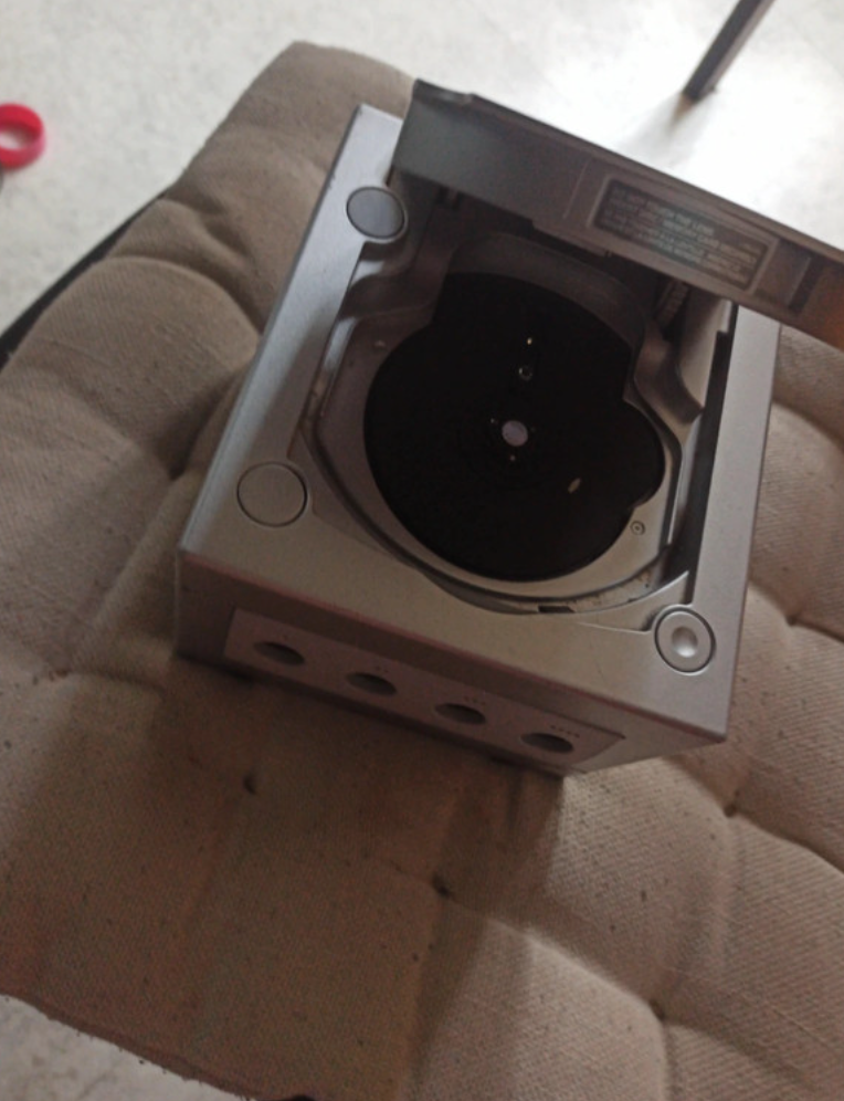 Nintendo GameCube d’occasion – Avec manette et câbles inclus | Testée & garantie