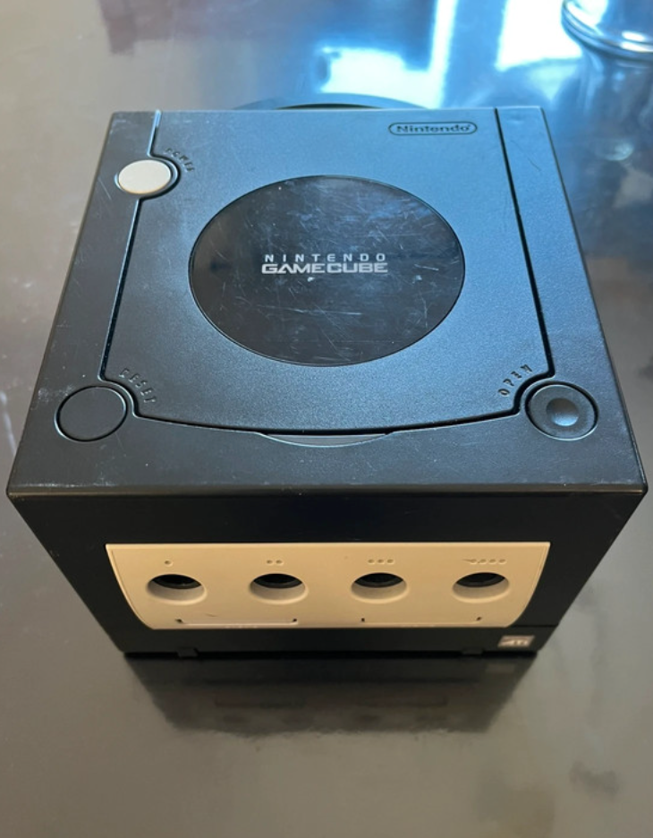 Nintendo GameCube d’occasion – Avec manette et câbles inclus | Testée & garantie