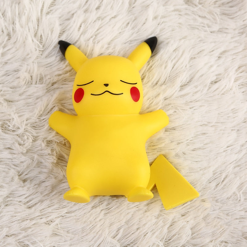"Adoptez la magie Pokémon avec notre peluche Pikachu, disponible chez MyFrenchBox ! Laissez Pikachu illuminer votre journée de son sourire éclatant. ⚡🌟